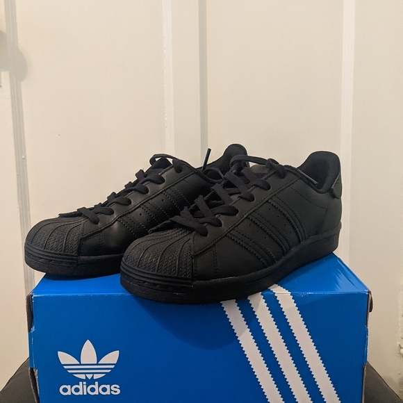 Adidas Shoes | Black on Black Superstar Adidas W Velcro Accessories | Color: Black | Size: 7 | Nyssasmile's Closet